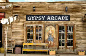 Gypsy-arcade.jpg (541783 bytes)
