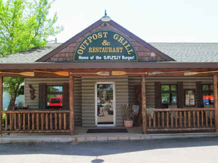 outpost grill.JPG (411503 bytes)