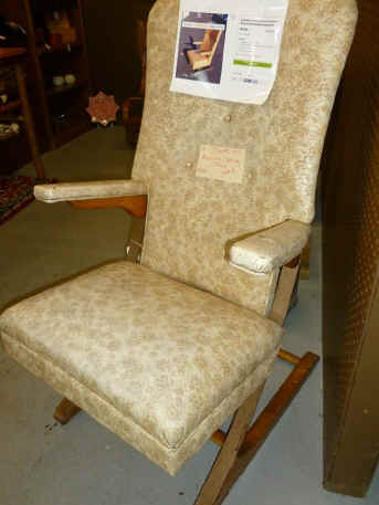 mid century rocking chair.jpg (123584 bytes)