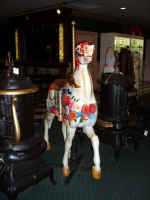 carrousel horse.jpg (80334 bytes)