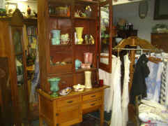 antiques on front cabinet.jpg (52885 bytes)