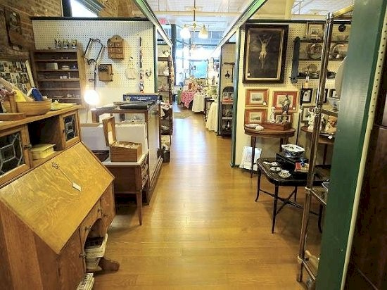 Carrousel Antiques in Mansfield, Ohio